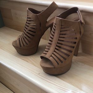 Tan open toed heels